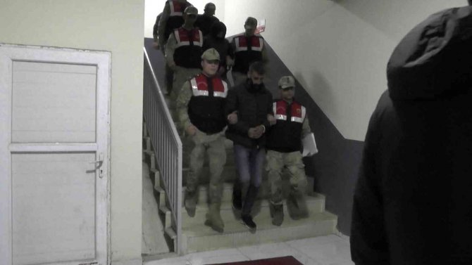 Varto’da Köpeklere Eziyet Eden 3 Kişiden 1’i Tutuklandı