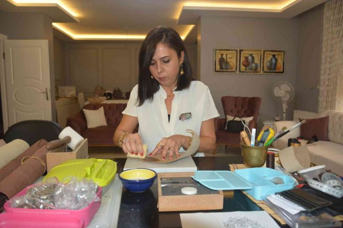 Dede Mesleğini Üçüncü Kuşak Olarak Evinde Yaşatıyor