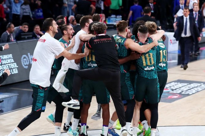 Pınar Karşıyaka’dan Önemli Galibiyet