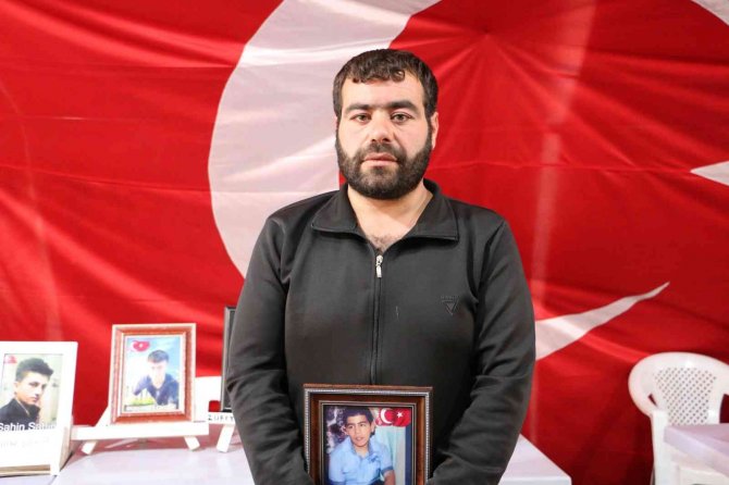Evlat Nöbetindeki Ağabey: “Babam Kardeşimin Hasretinden Vefat Etti”