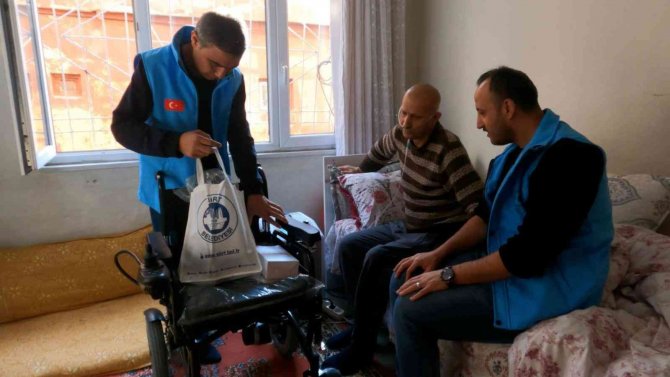 Siirt Belediyesinden Engelli Vatandaşlara Akülü Tekerlekli Sandalye Desteği
