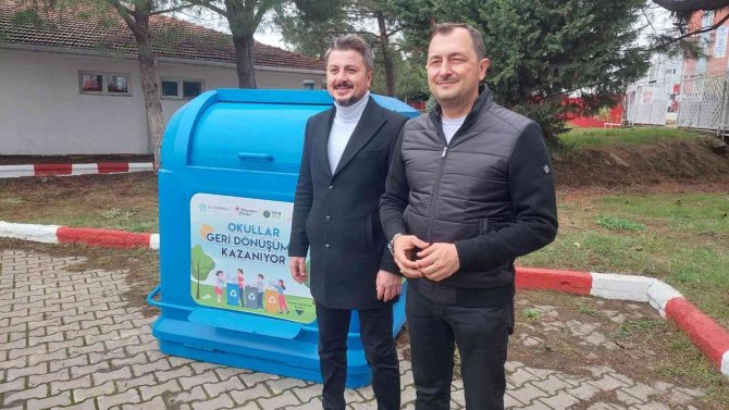 150 Kilo Atık Pil Toplayan Minik Öğrenciler, İlçe Birincisi Oldu