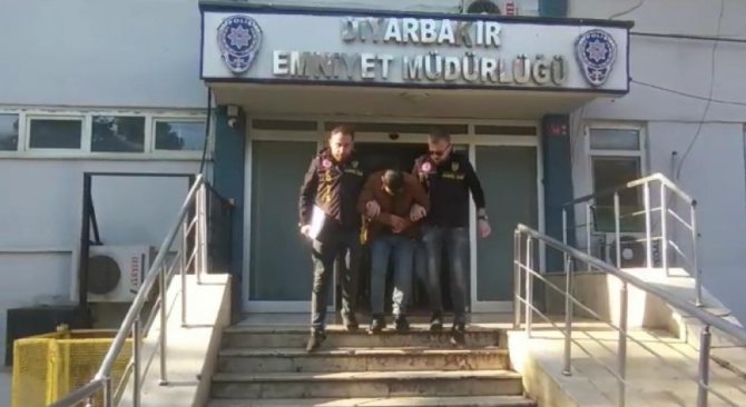 Diyarbakır’da Hırsızlar Önce Duvarı, Sonra Çelik Kasayı Deldi