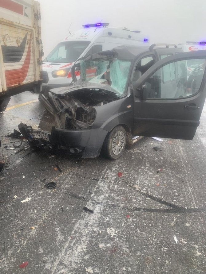Kars’ta Zincirleme Kaza: 1’i Ağır 3 Yaralı