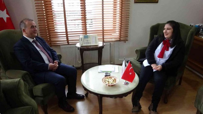 Kaymakam Olma Hayali İle Engelleri Aşan Genç Kıza Destek Sözü