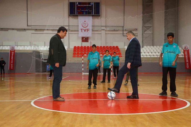 Uşak’ta Dezavantajlı Çocuklar Spor İçin Bir Araya Geldi