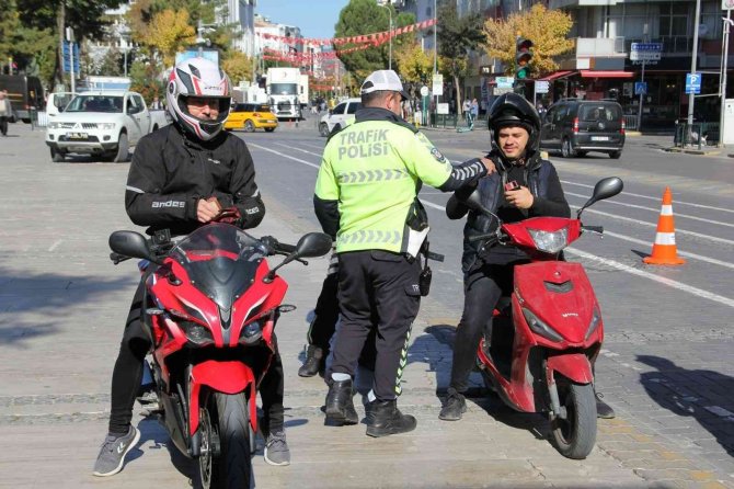 Uşak’ta 913 Sürücüye Para Cezası Kesildi