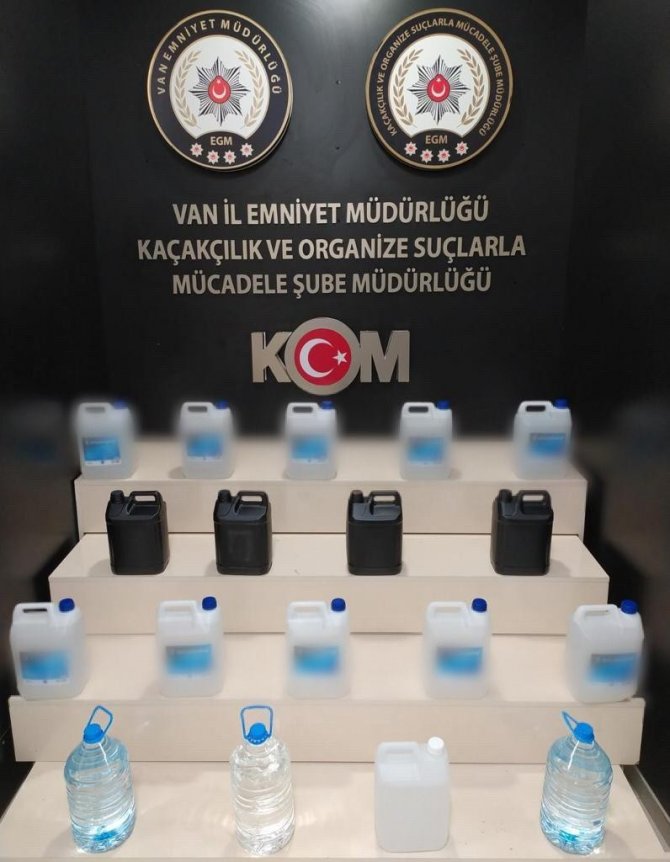 Van’da Silah, Kaçak Malzeme, Fişek Ve Kopya Düzeneği Ele Geçirildi