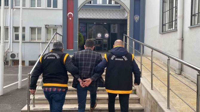 Tartıştığı Pazarcıyı Bıçaklayan Perdeci Yakalandı