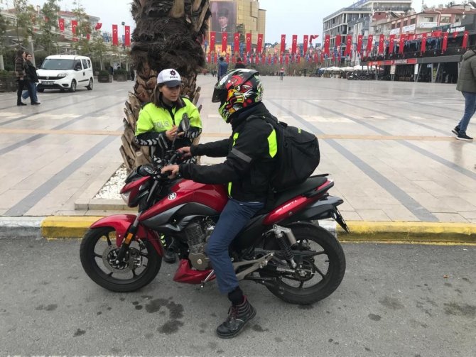 Motosiklet Sürücülerine Kaskın Önemi Anlatıldı