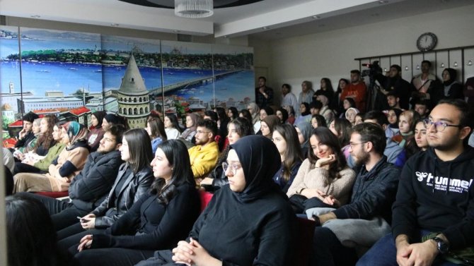 “Ayıplar Müzesi” Tiyatro Oyununa İlgi