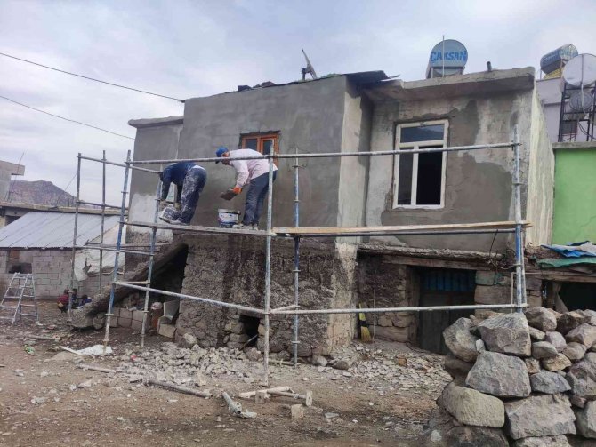 Siirt’te 7 Kişilik Ailenin Harabe Olan Evi Hayırseverler Tarafından Yenilendi