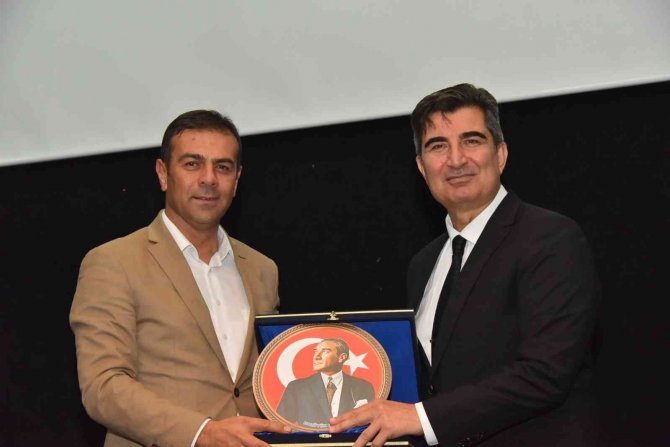 Bozüyük’te “Önce Vatan” İsimli Konferans Düzenlendi