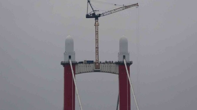 1915 Çanakkale Köprüsü Kulelerine Seyit Onbaşı’nın Sırtlayarak Kaldırdığı 4 Top Mermisi Figürü Yerleştirildi