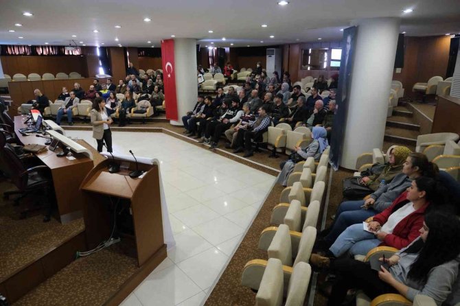 Ekmek Ve Ekmek Çeşitleri Üreten İşletme Personellerine Eğitim Verildi