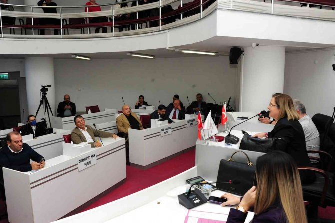 Balçova’da Kadın Ve Erkek Eşitliğine Meclis Onayı