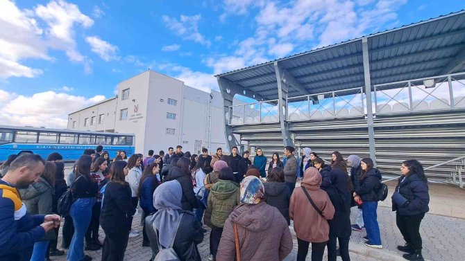 Lise Öğrencilerinden Nevü’ye Teknik Gezi