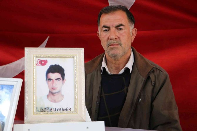 Evlat Nöbetindeki Acılı Baba: “Bu Anne Ve Babaların Feryadını Duyun”