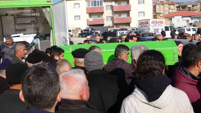 Silahla Vurulan 3 Kişi Gözyaşları Arasında Toprağa Verildi