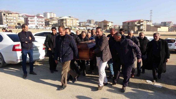 Silahla Vurulan 3 Kişi Gözyaşları Arasında Toprağa Verildi