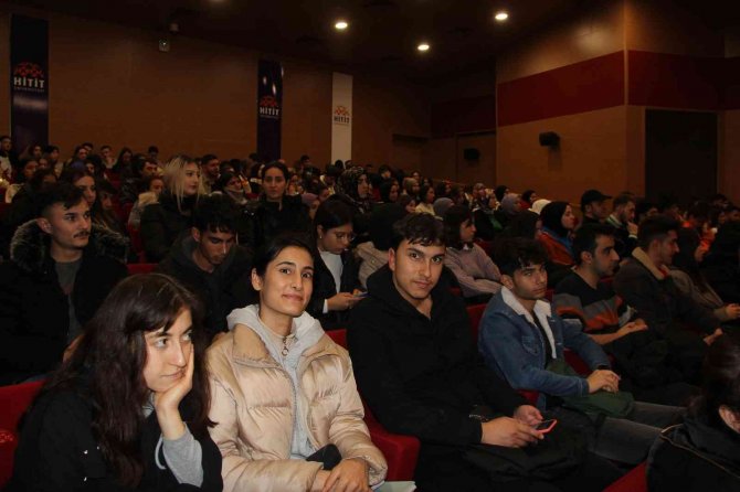 Hitit Üniversitesi’nde “İ̇nsan Hakları Ve Demokrasi” Paneli