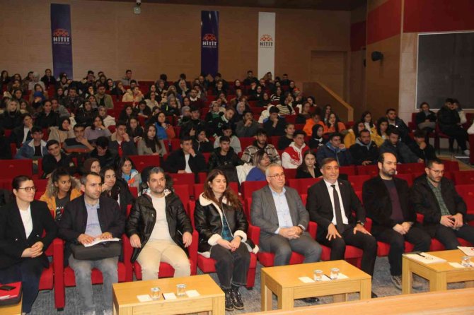Hitit Üniversitesi’nde “İ̇nsan Hakları Ve Demokrasi” Paneli