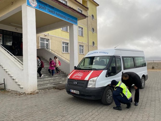 Jandarmadan Kış Lastiği Denetimi