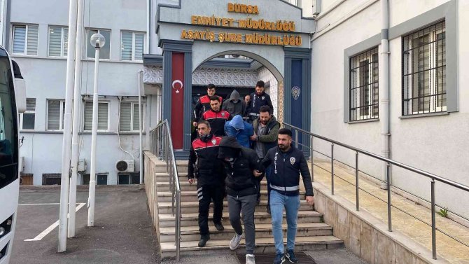 Şifreli Konuşuyorlardı...kadınlara Zorla Fuhuş Yaptıran Çete Adliyeye Sevk Edildi
