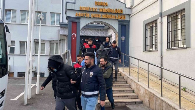 Şifreli Konuşuyorlardı...kadınlara Zorla Fuhuş Yaptıran Çete Adliyeye Sevk Edildi