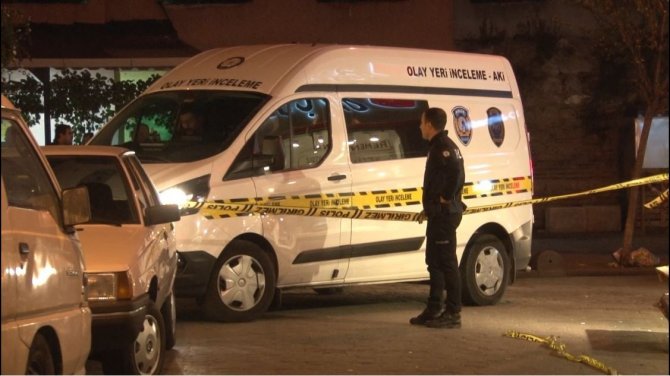 İ̇stanbul’da Restoran Önünde Silahlı Saldırı: Yolda Beklerken Bacağından Vuruldu