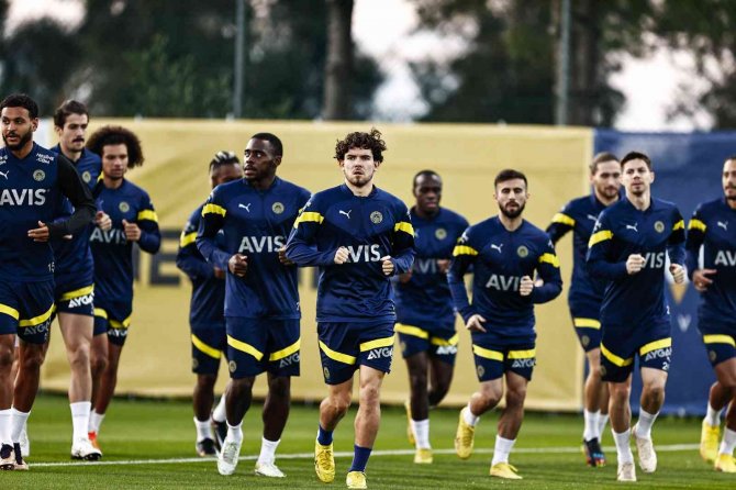 Fenerbahçe, Antalya’daki İlk Çalışmasını Yaptı