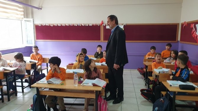 Başkan Şahin’den Depremzede Öğrencilere Destek