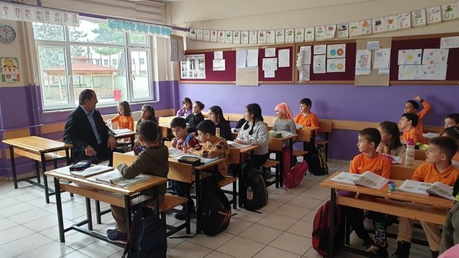 Başkan Şahin’den Depremzede Öğrencilere Destek