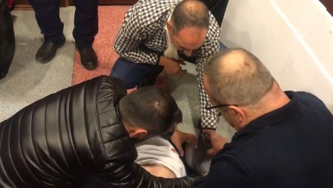 Meclis Toplantısında Fenalaştı