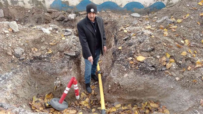 Okul Önünde Tehlike Saçan Doğalgaz Çalışmasına Tepki