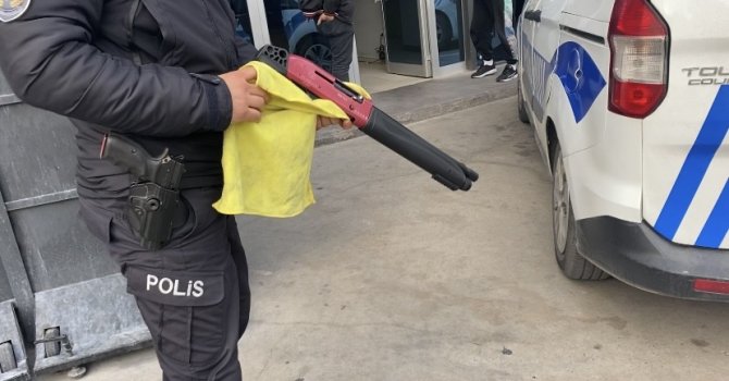 Asker Eğlencesinde Pompalı Tüfekle Havaya Ateş Açıldığı Anlar Kamerada