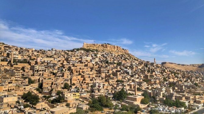 Kudüs’ü Mardin’e Benzeten Dr. Karadeniz: "Mardin’de Konfor Ve Lükse Aldananlar Geçmişe Dönüş Yaşayabiliyor"