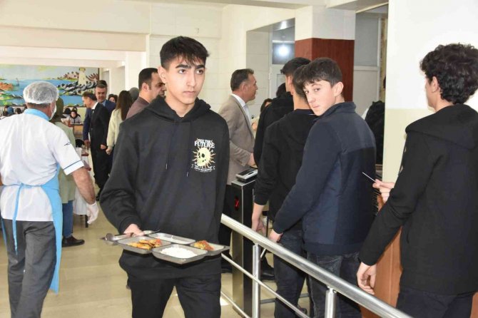 Bitlis’te 18 Bin 500 Öğrenciye Ücretsiz Yemek Hizmeti