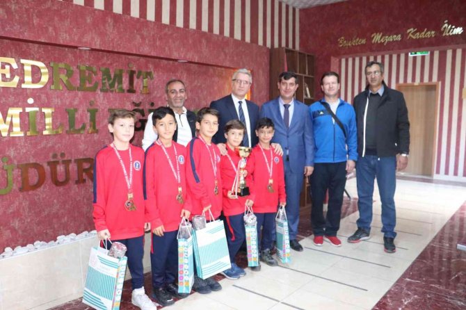 Milli Eğitim Müdürü Ciğer Şampiyonları Ağırladı