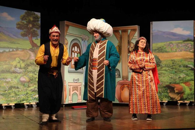 Özel Gereksinimli Gencin Hikayesinden Oluşturulan Sahne Duygulandırdı