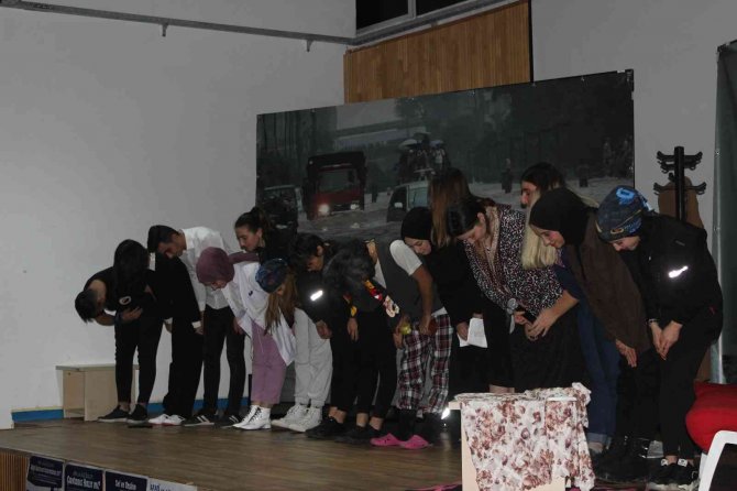 Türkeli’de Afet Bilinci Tiyatro İle Anlatılıyor