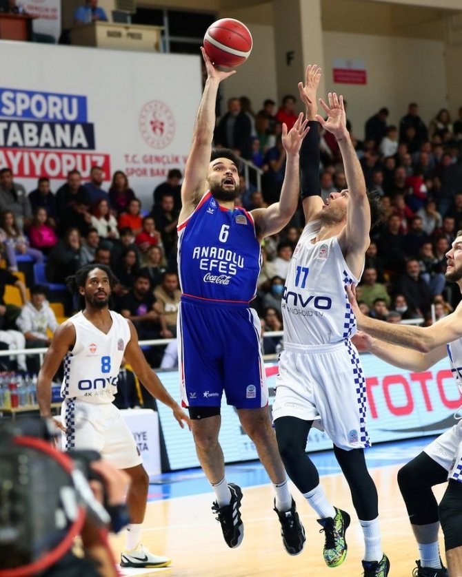Basketbol Süper Ligi: Onvo Büyükçekmece Basketbol: 81 - A.efes: 76