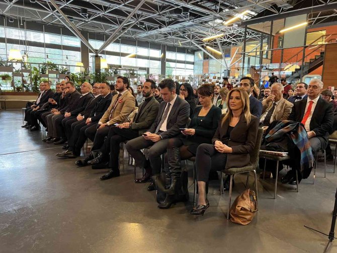 Türkiye’de İ̇ş Dünyası’nın Yeni Sayısında ‘Dijital Ekonomi’ Ele Alındı