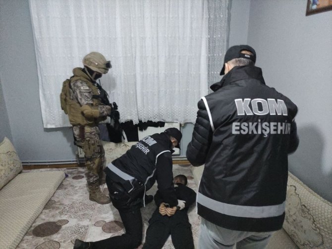 Eskişehir’de Silindir Operasyonu’nda 30 Kişi Gözaltına Alındı
