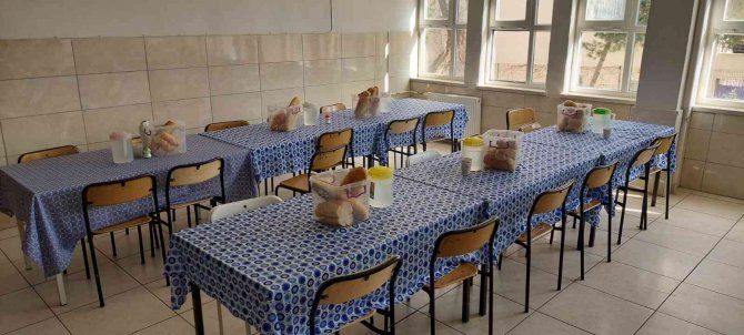 Adana Pozantı’da 416 Öğrenci Taşımalı Eğitim Ve Ücretsiz Yemekten Faydalanıyor