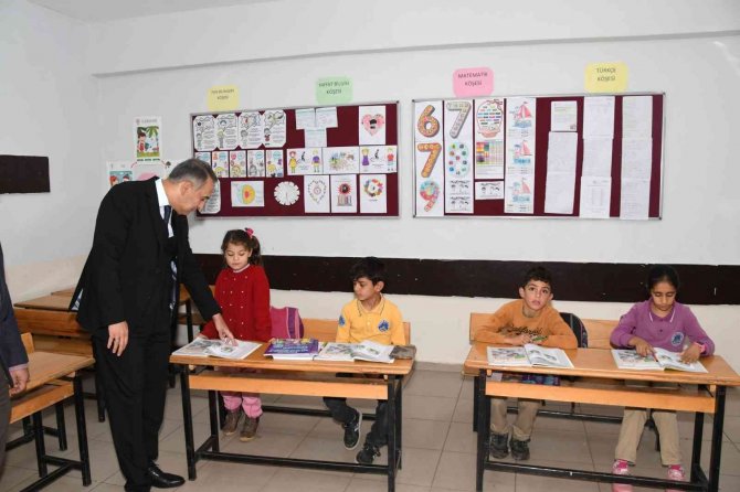 Vali Çuhadar, Köylü Vatandaşların Taleplerini Dinledi