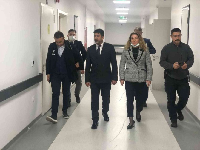 Rektör Aldemir, Kardiyoloji Servisi’ndeki Çalışmaları Yerinde İnceledi