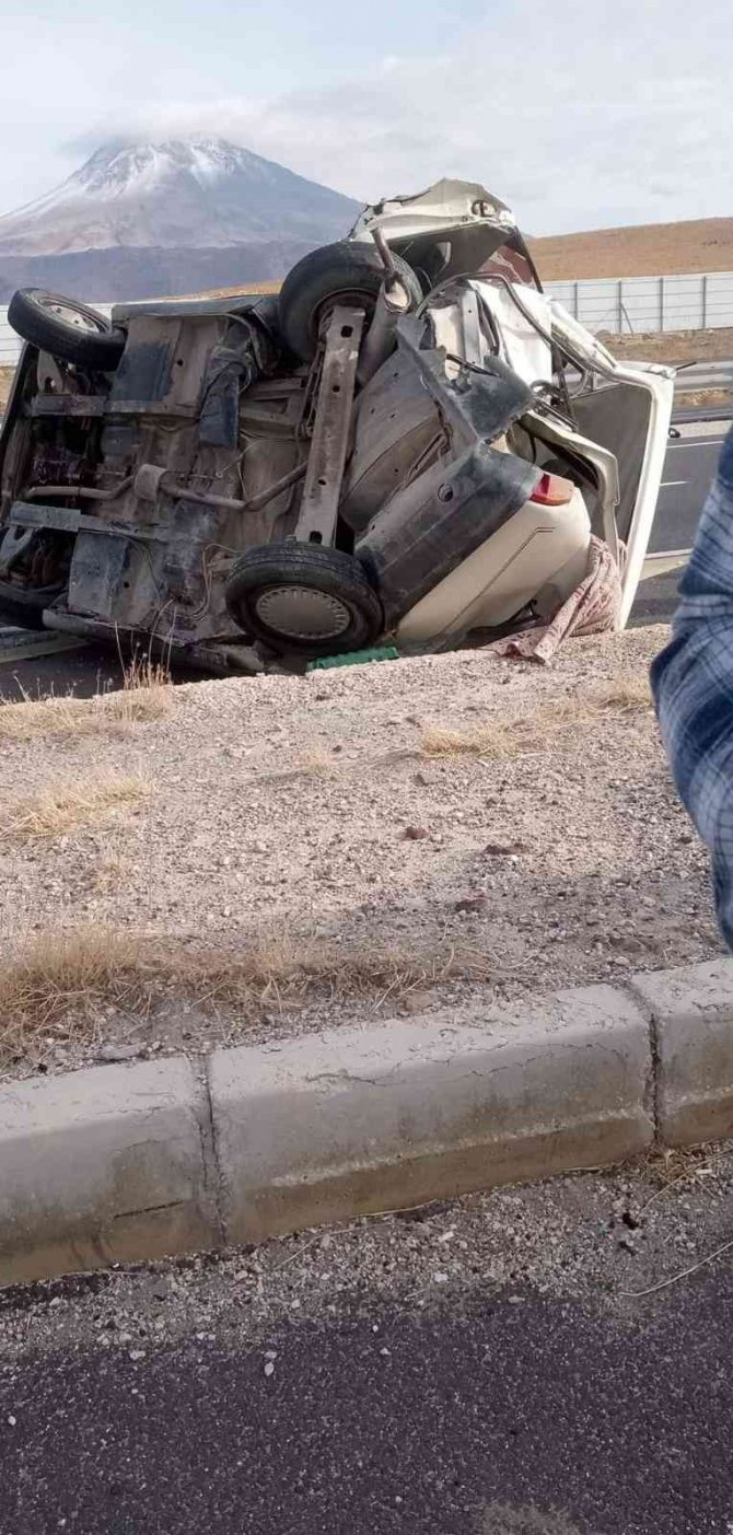Belediye Başkanının Aracı Kazaya Karıştı: 1 Ölü, 3 Yaralı