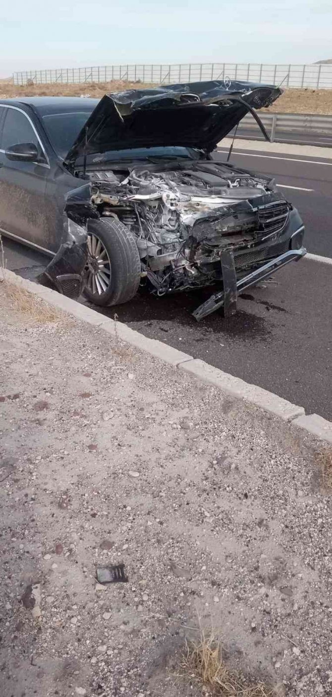 Belediye Başkanının Aracı Kazaya Karıştı: 1 Ölü, 3 Yaralı