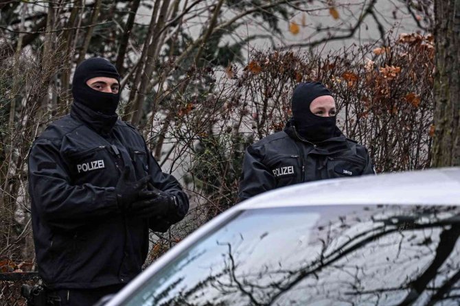 Almanya’da Darbe Planladığı Belirtilen Aşırı Sağcı Gruba Operasyon
